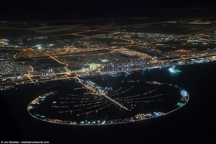 Đảo cọ khổng lồ ở Dubai nhìn từ trên cao. (Nguồn: Daily Mail)